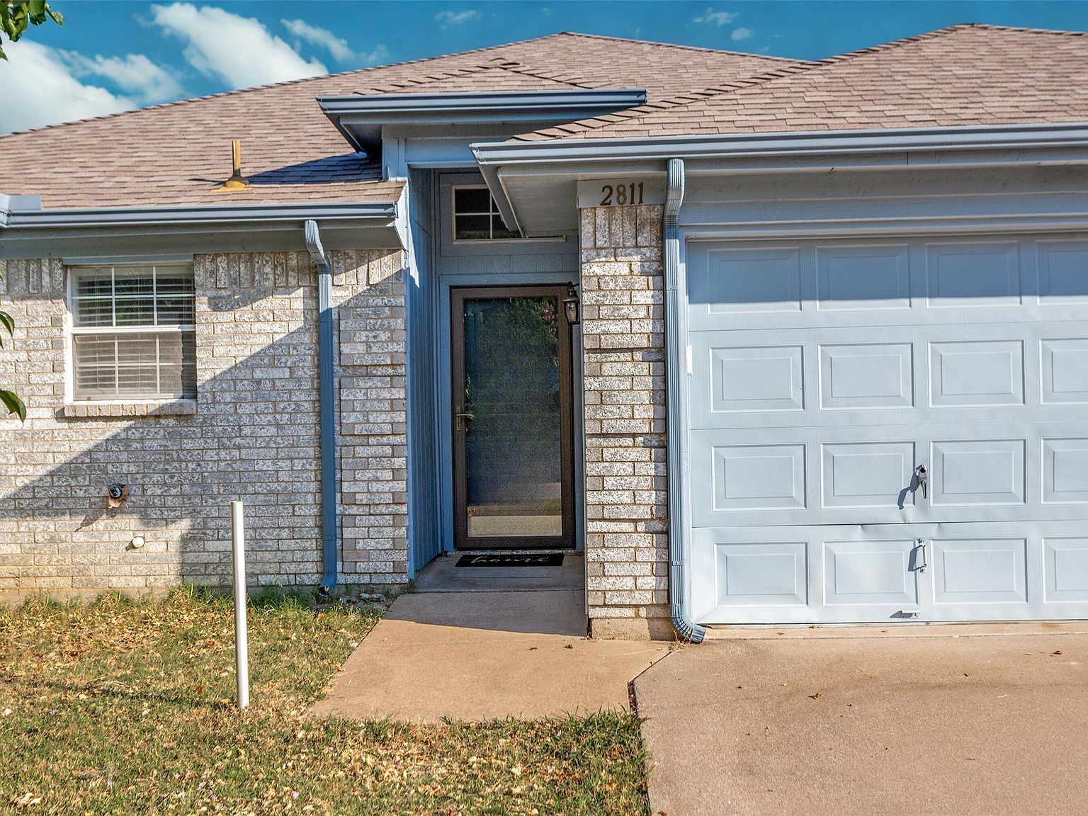 2811 Monthaven Dr Arlington, TX 76001 - Thumbnail 3