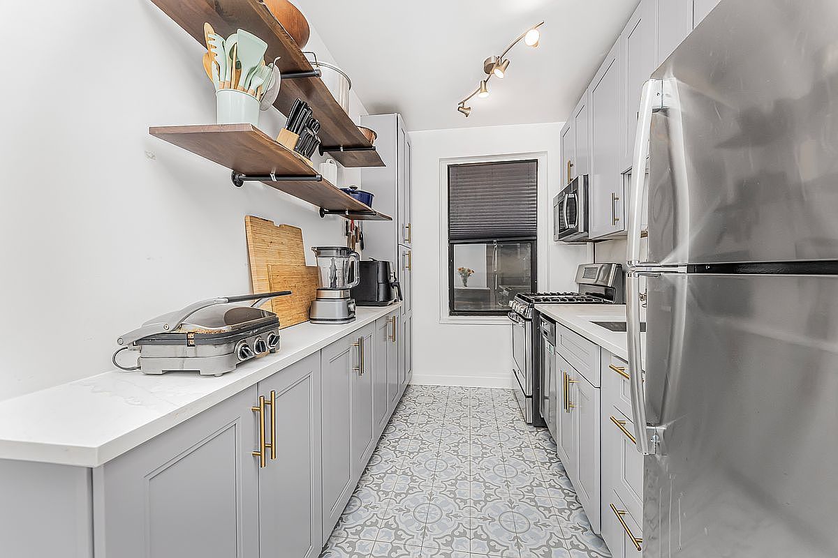 306 E Mosholu Pkwy S APT 1D Bronx, NY 10458 - Thumbnail 3