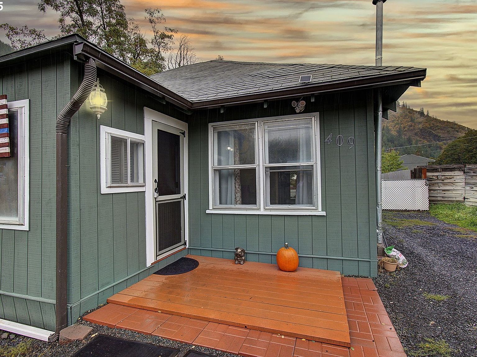 409 N Main St Klickitat, WA 98628 - Thumbnail 3