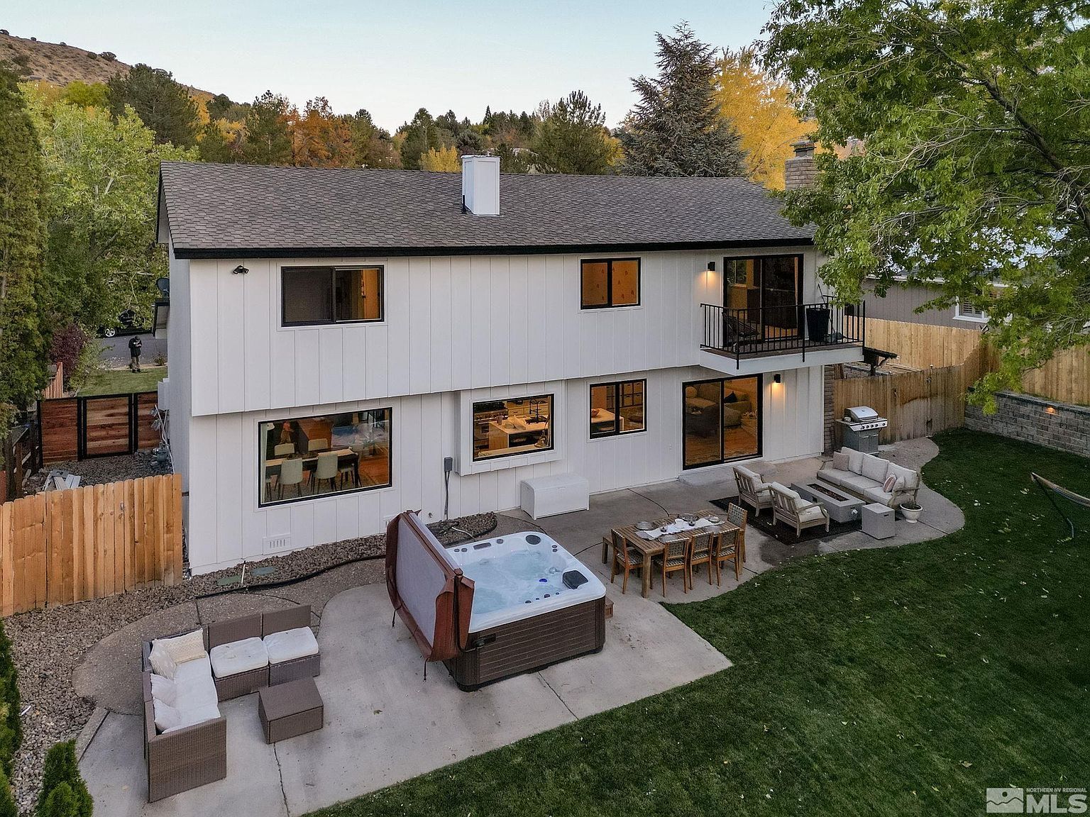 3390 Thornhill Dr Reno, NV 89509 - Thumbnail 3