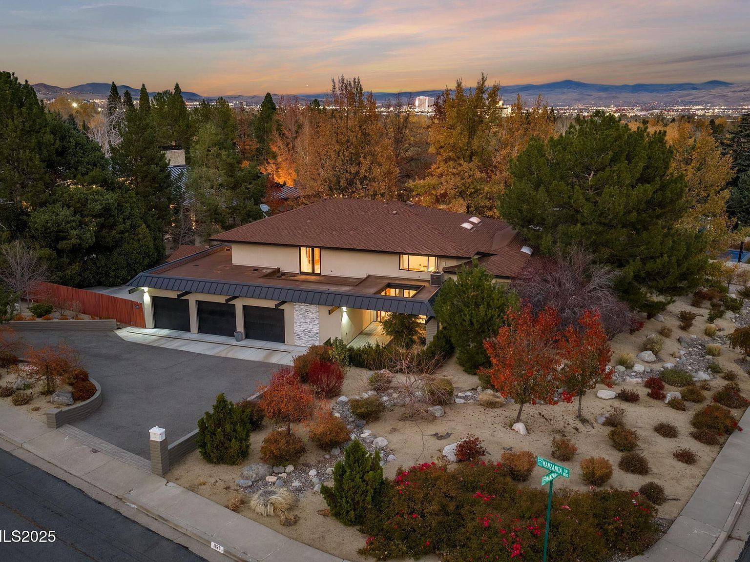 1825 Manzanita Cir Reno, NV 89509 - Thumbnail 3