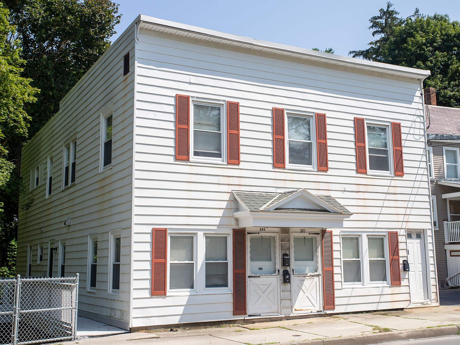 239-241 Elm St Bennington, VT 05201 - Thumbnail 3