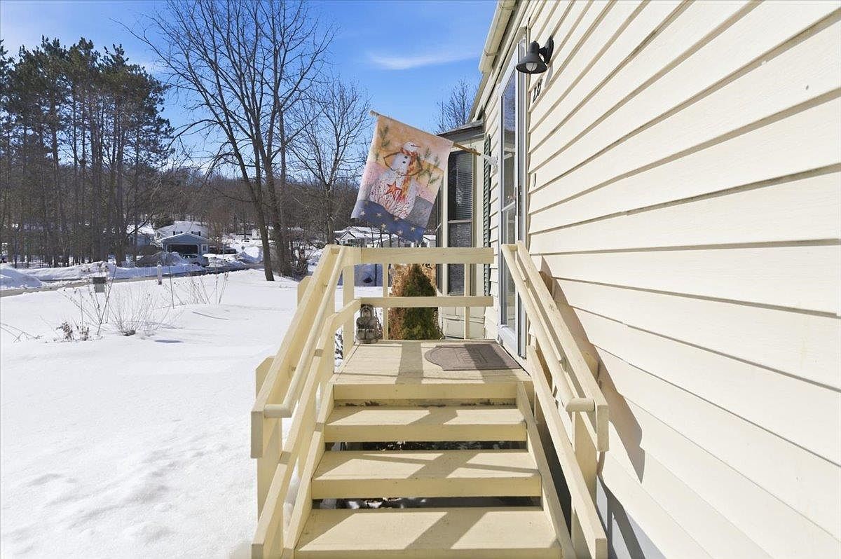 838 Middlewood Rd Williston, VT 05495 - Thumbnail 3