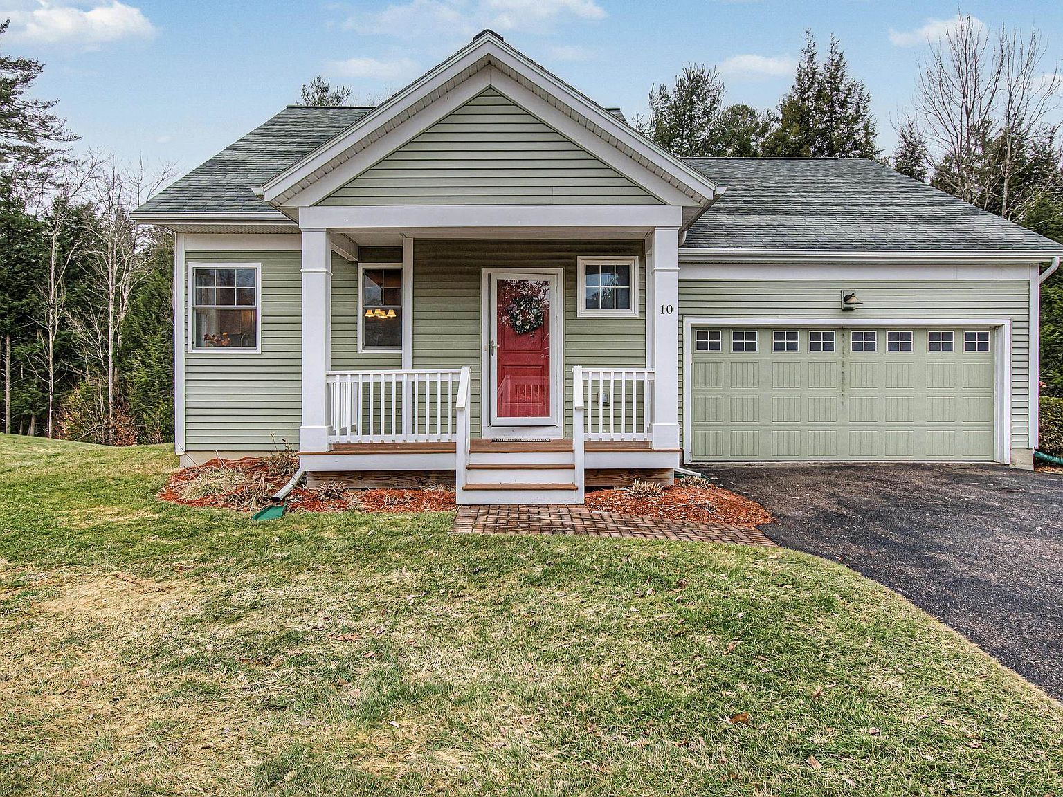 10 Stonebrook Cir Essex Jct, VT 05452 - Thumbnail 3