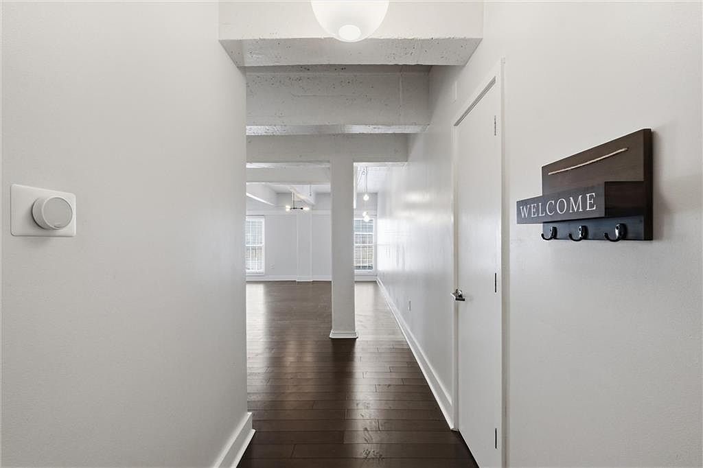 3001 Gillham Rd APT 201 Kansas City, MO 64108 - Thumbnail 3