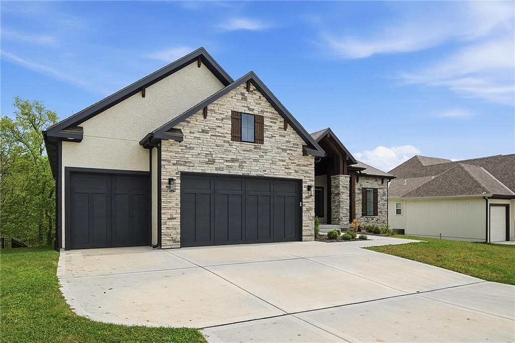 13446 Terrace Park Dr Parkville, MO 64152 - Thumbnail 3