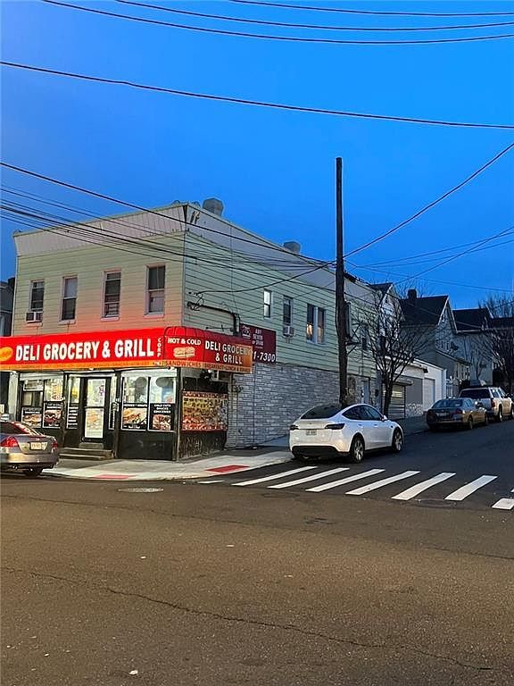 718 Henderson Ave Staten Island, NY 10310 - Thumbnail 3