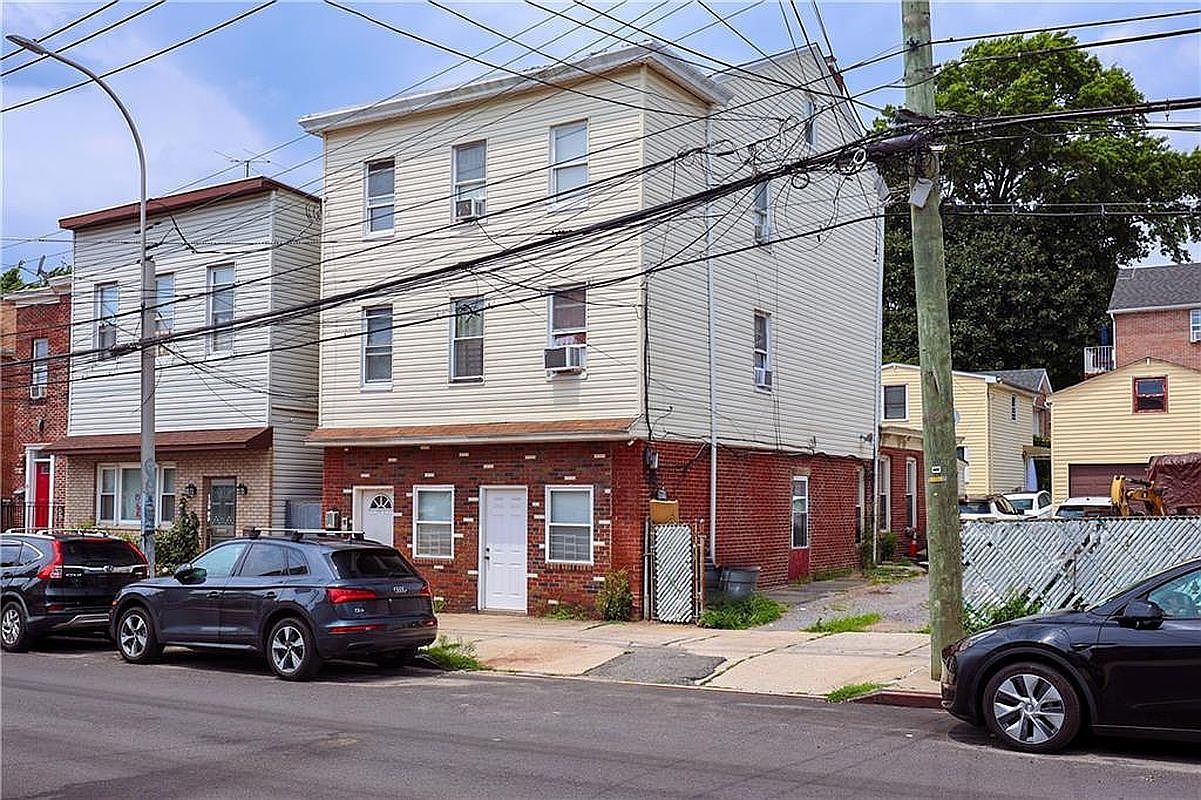 120-11 14th Rd #4 College Pt, NY 11356 - Thumbnail 3