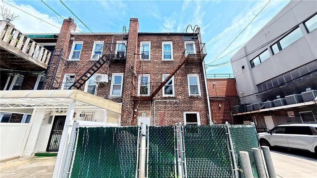 2076 Coyle St Brooklyn, NY 11229 - Thumbnail 3