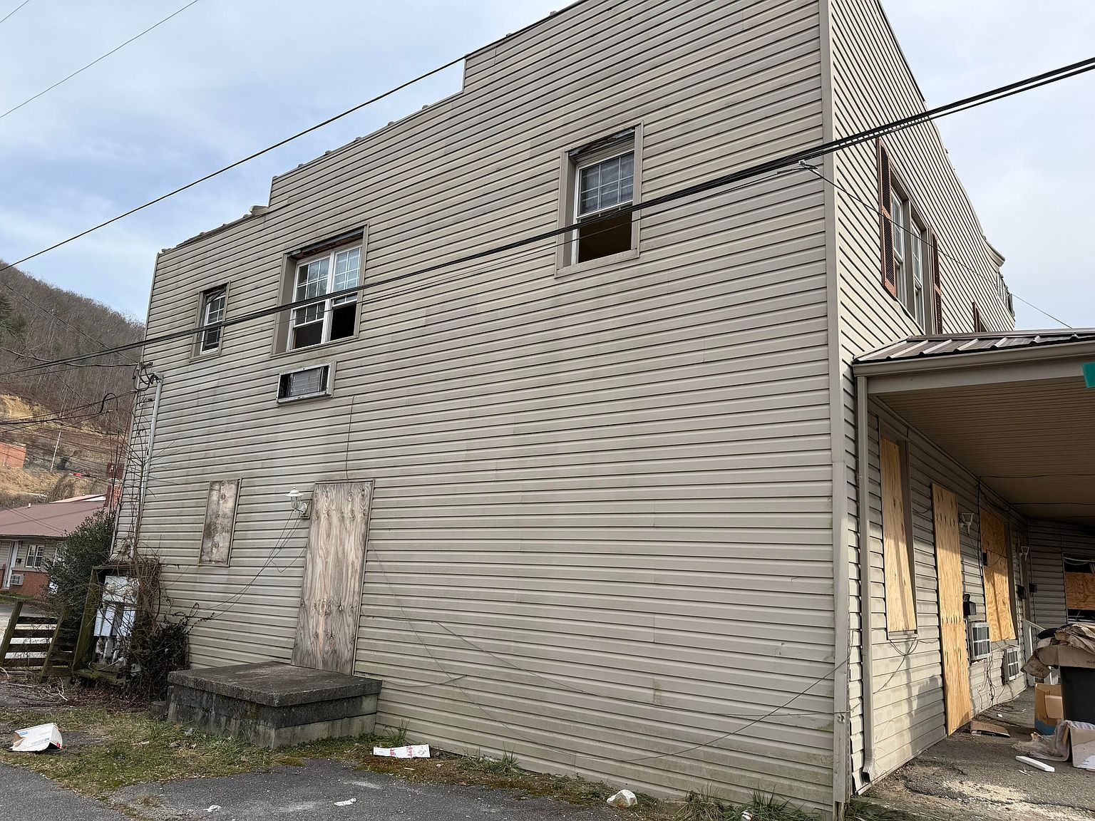 2517 N Main St Hazard, KY 41701 - Thumbnail 3