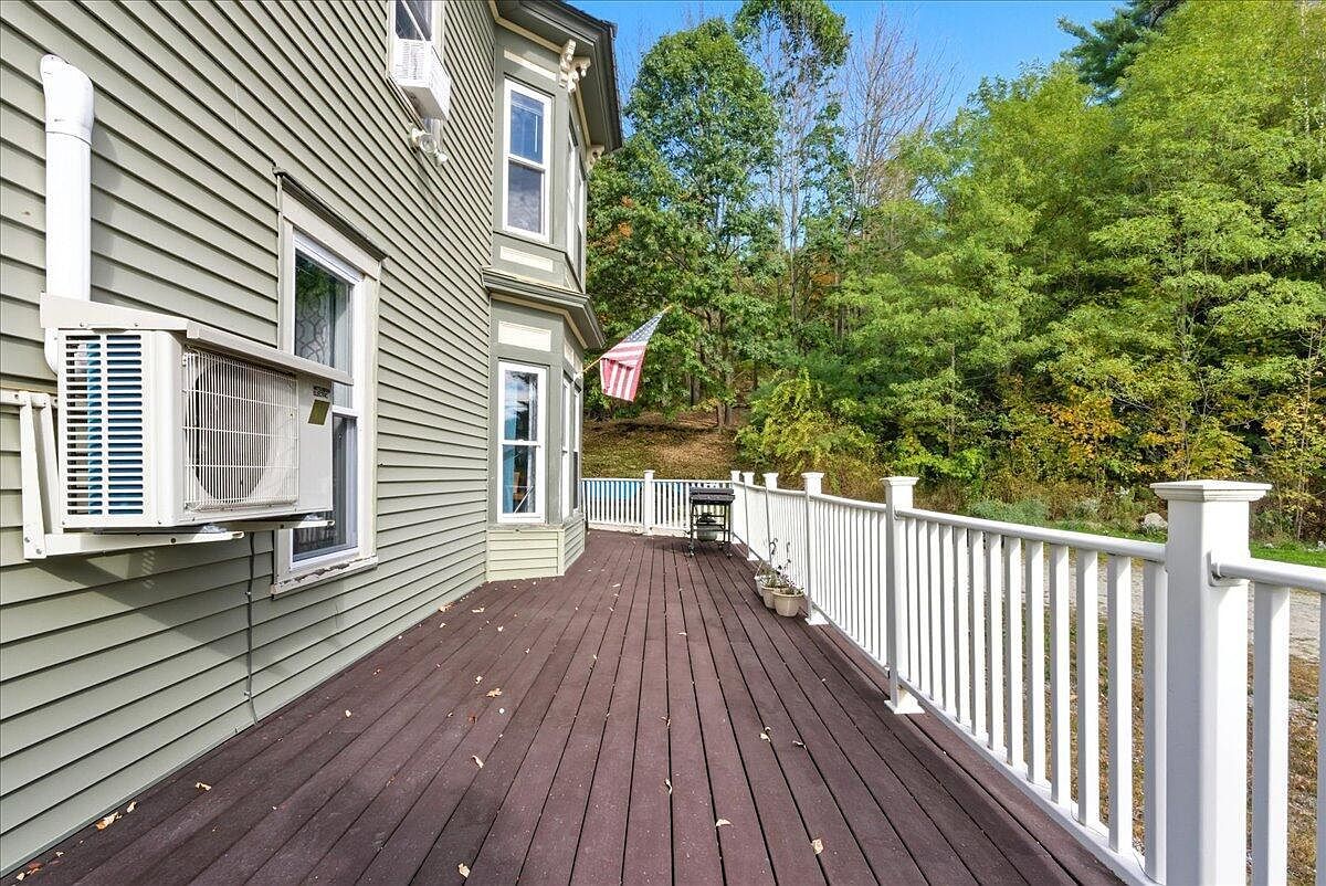 4 Beacon St Livermore Falls, ME 04254 - Thumbnail 3