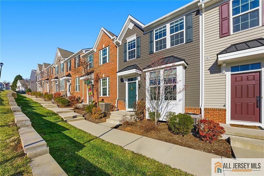 1205 English Ln Parlin, NJ 08859 - Thumbnail 3