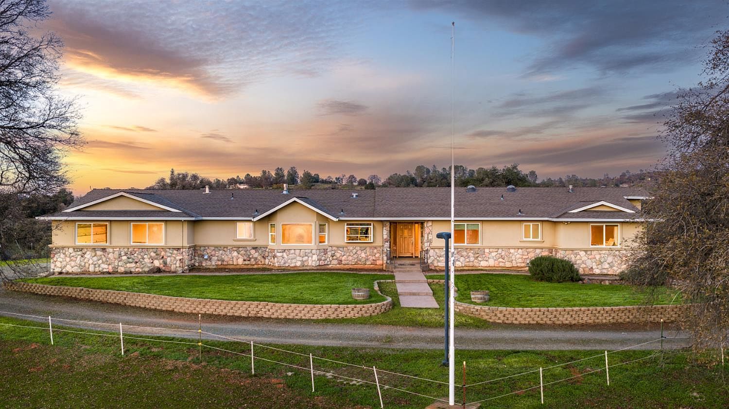 20839 Bear Hollow Rd Grass Valley, CA 95949 - Thumbnail 3