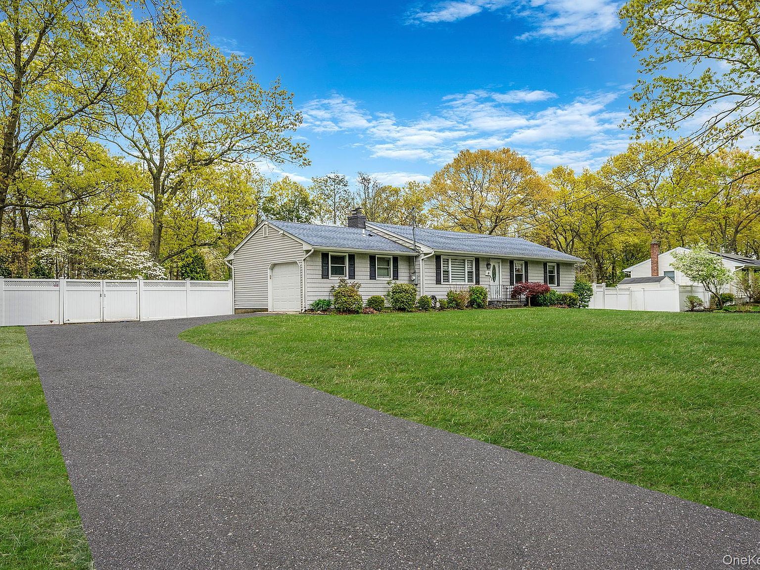 19 Pumpkin Rd Saint James, NY 11780 - Thumbnail 3