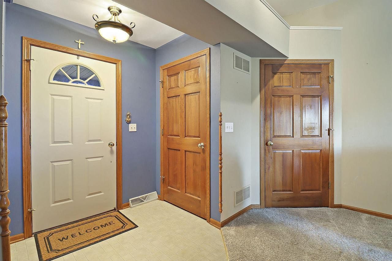 7041 Town Line Rd Wind Lake, WI 53185 - Thumbnail 3