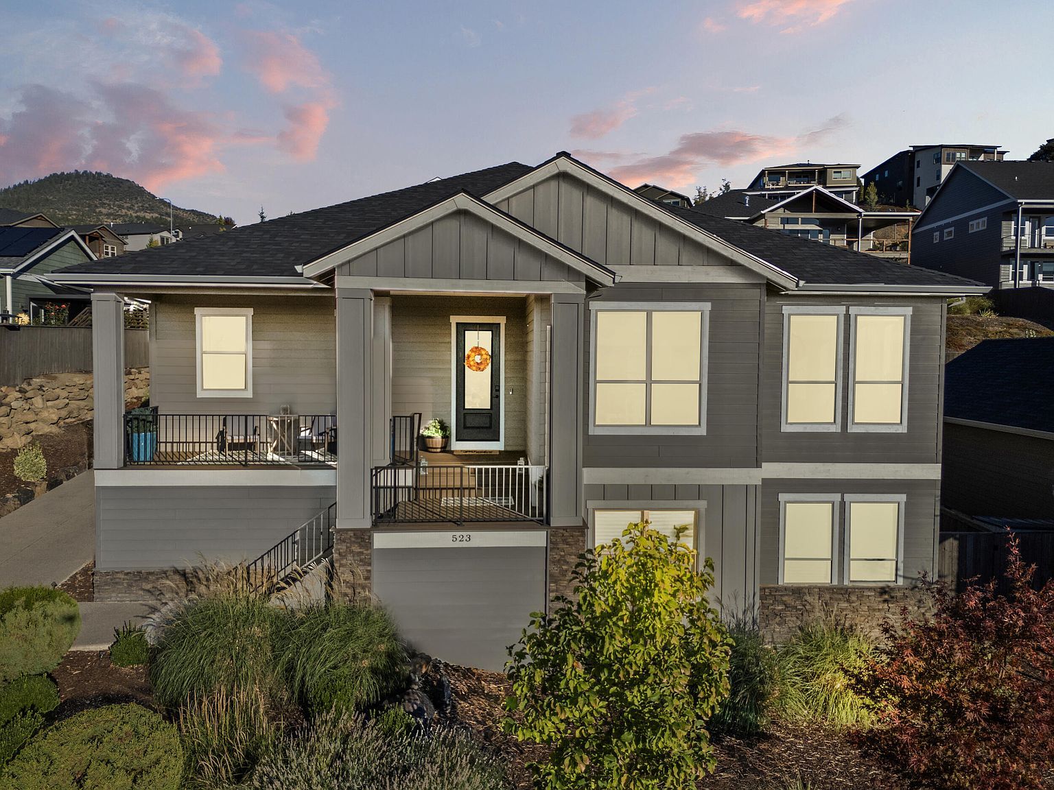 523 W La Strada Cir, Medford, OR, 97504 - Thumbnail 3