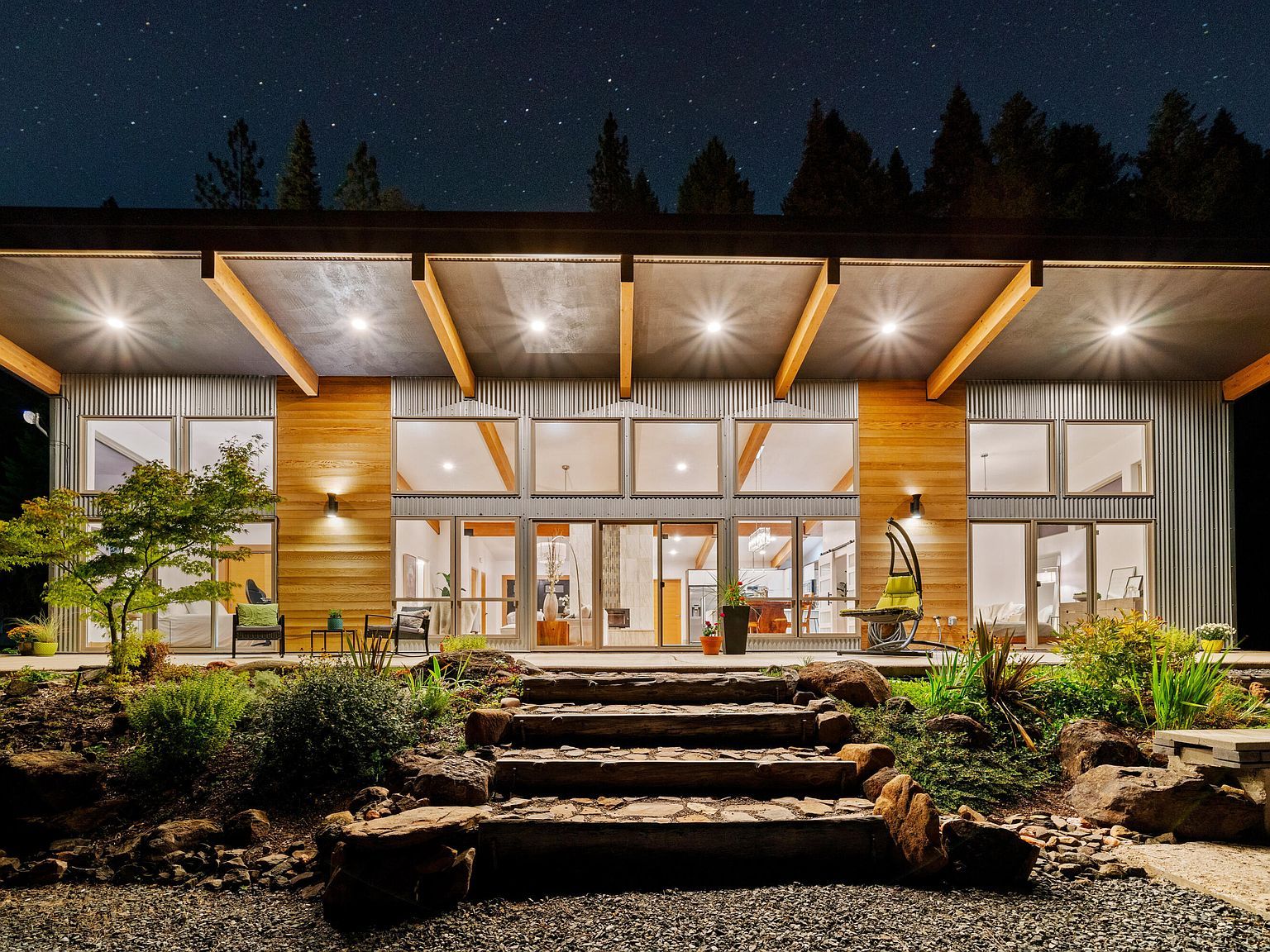 24100 E Evans Creek Rd Central Point, OR 97503 - Thumbnail 3