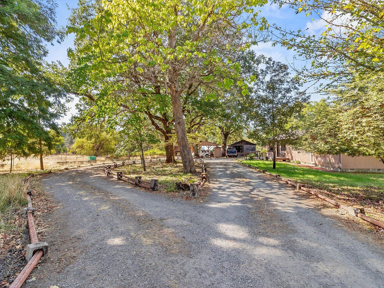 5442 Hugo Rd Grants Pass, OR 97526 - Thumbnail 3