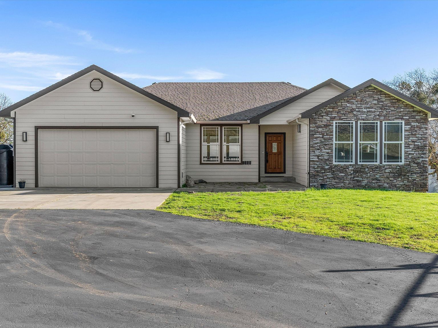 1401 7th Ave Gold Hill, OR 97525 - Thumbnail 3