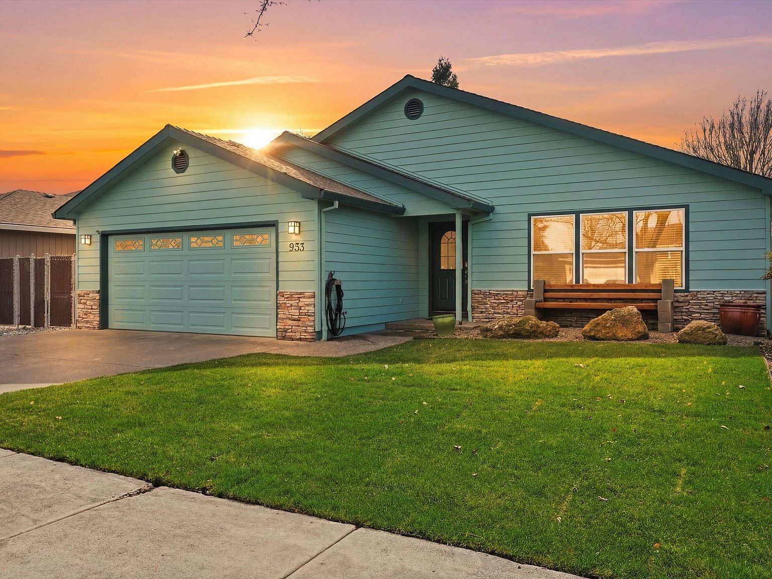 933 Parkdale Ave Medford, OR 97501 - Thumbnail 3