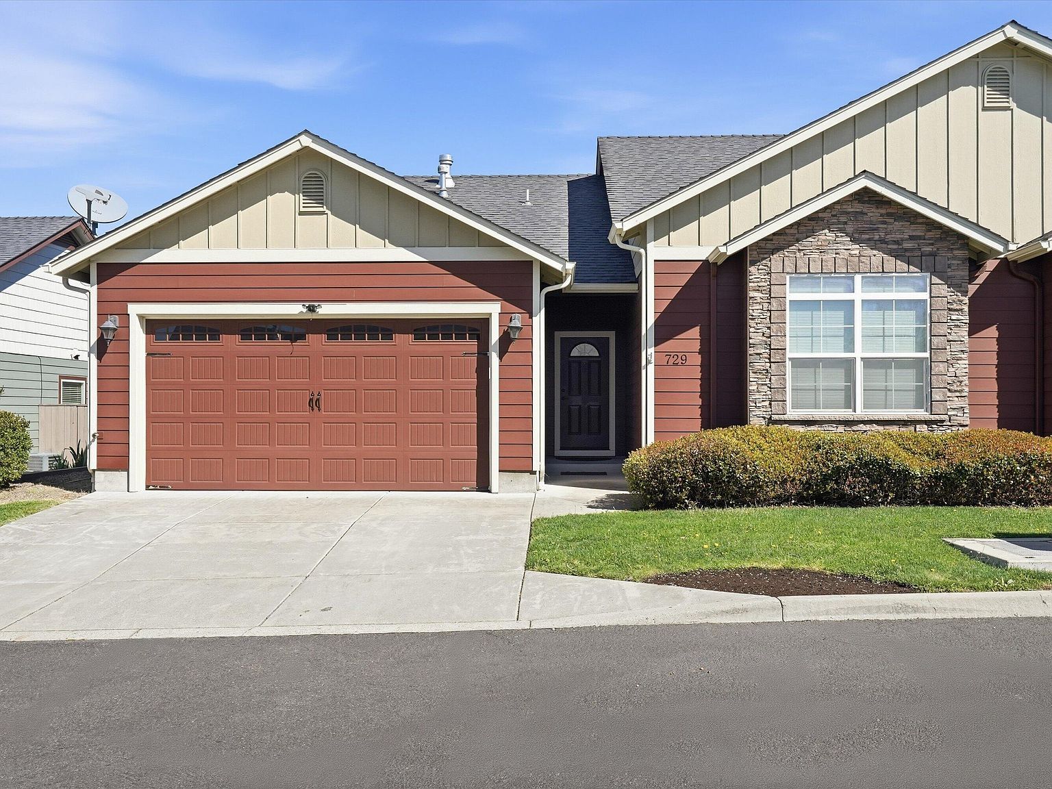 729 Amhurst Way Medford, OR 97504 - Thumbnail 3