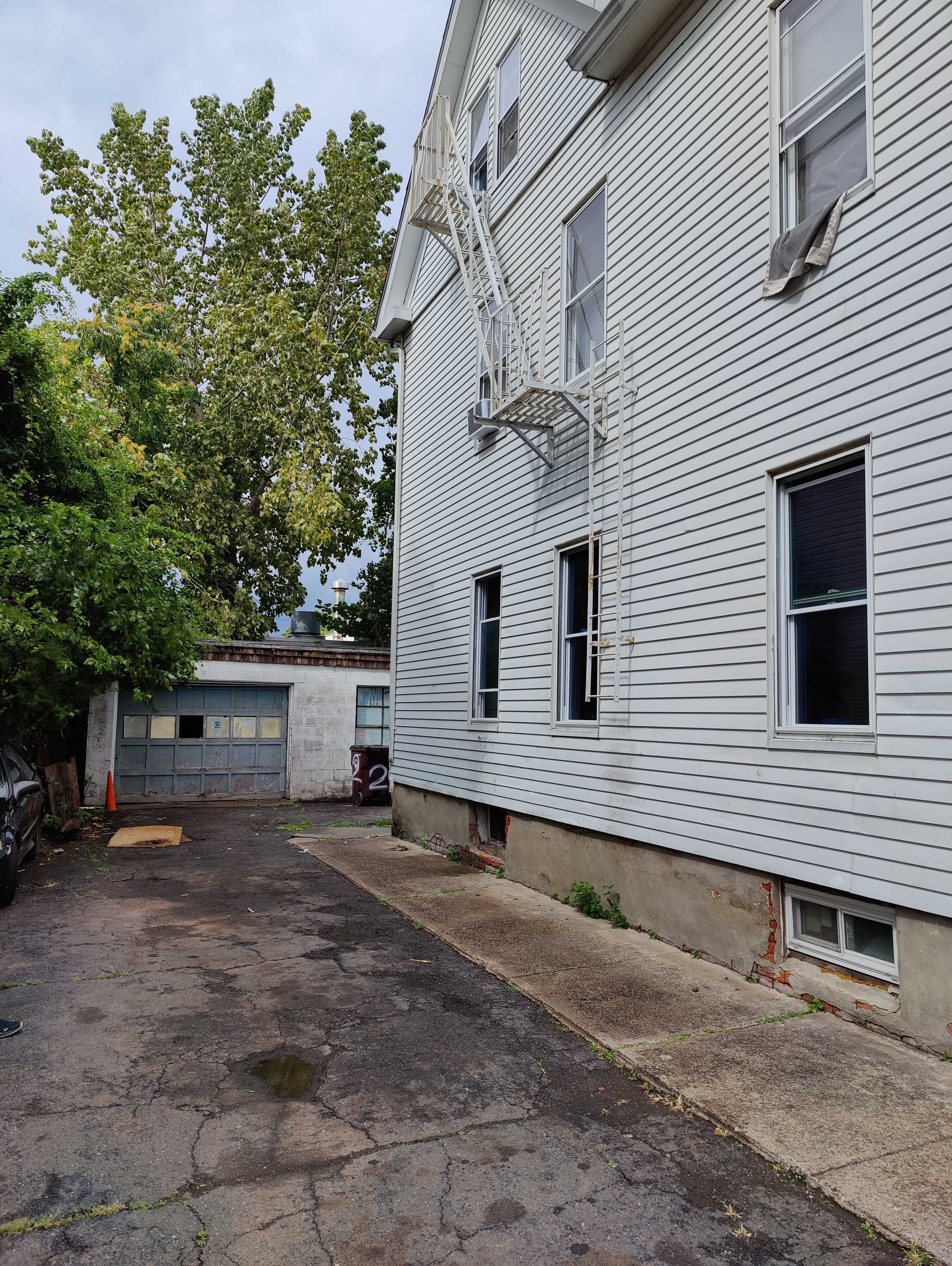 40 Woodland Street, New Britain, CT, USA, 6051 - Thumbnail 3