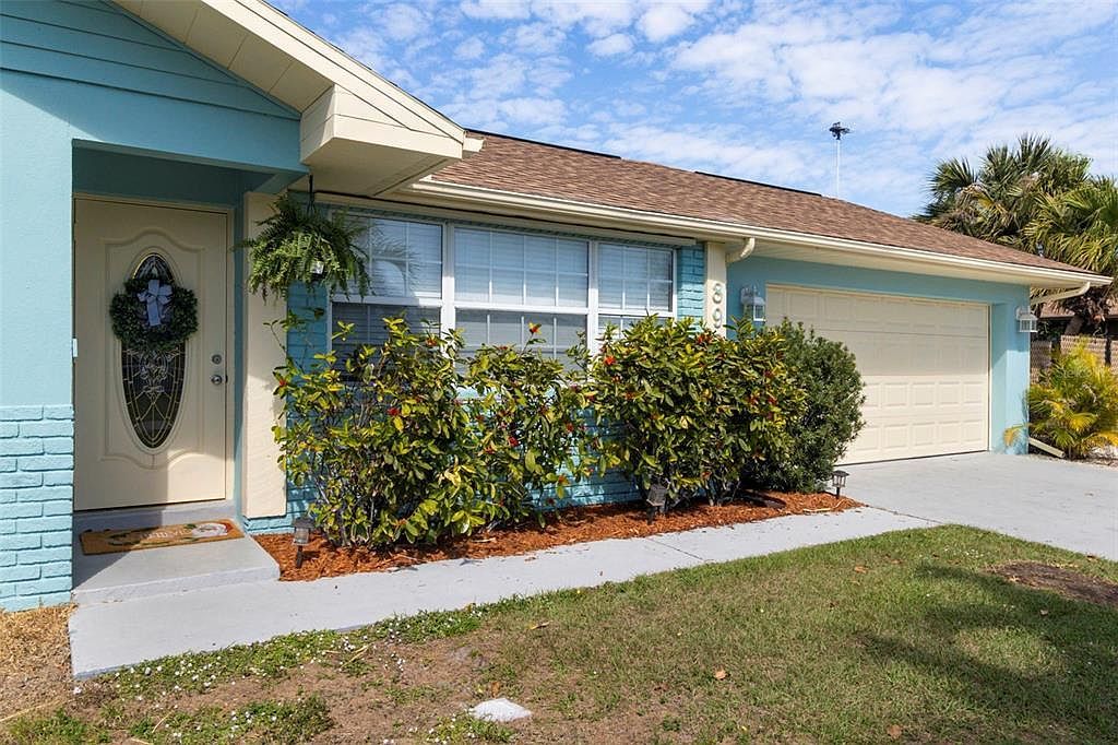 890 Silver Springs Ter NW Port Charlotte, FL 33948 - Thumbnail 3