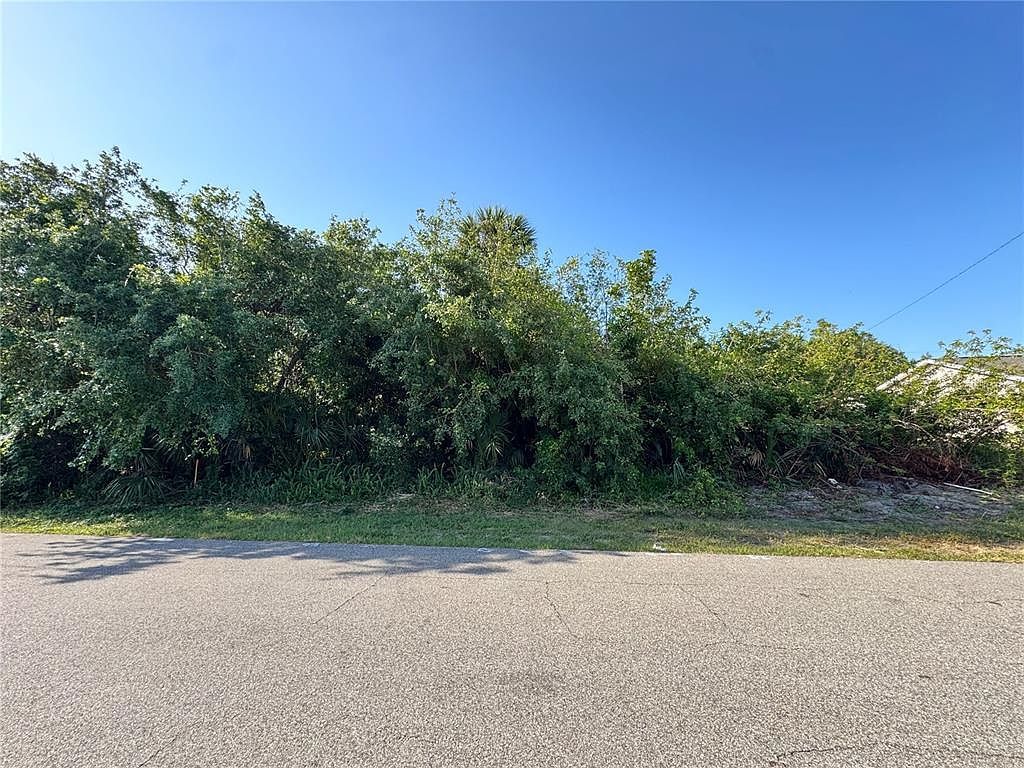 18411 Evenglow Ave #25 Pt Charlotte, FL 33948 - Thumbnail 3