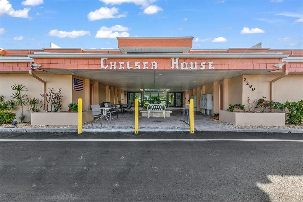 2290 Aaron St APT 213 Port Charlotte, FL 33952 - Thumbnail 3