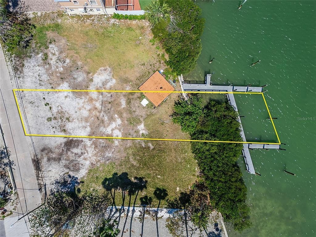 12006 Lagoon Ln LOT 18 Saint Petersburg, FL 33706 - Thumbnail 3