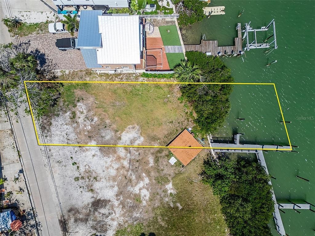 12008 Lagoon Ln LOT 17 Saint Petersburg, FL 33706 - Thumbnail 3