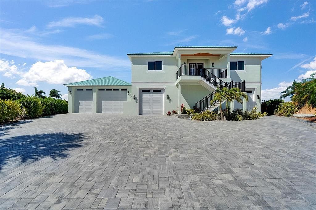 935 Chipaway Dr Apollo Beach, FL 33572 - Thumbnail 3