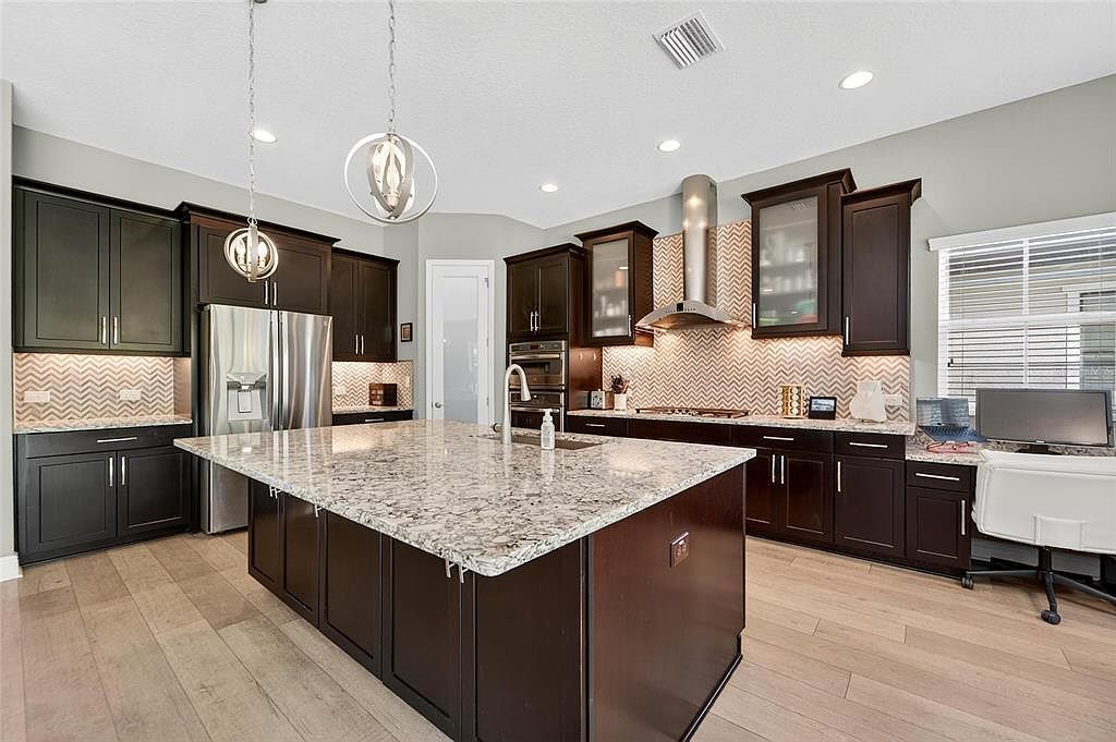 6307 Brevada Ln Apollo Beach, FL 33572 - Thumbnail 3