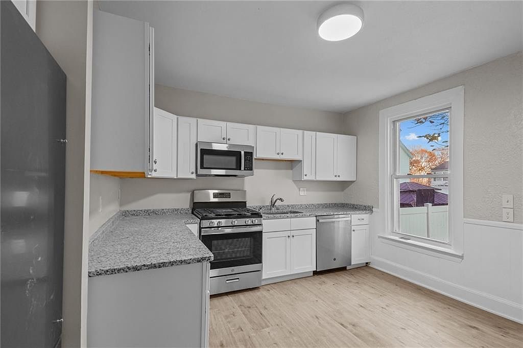 584 Weeden St #----- Pawtucket, RI 02860 - Thumbnail 3