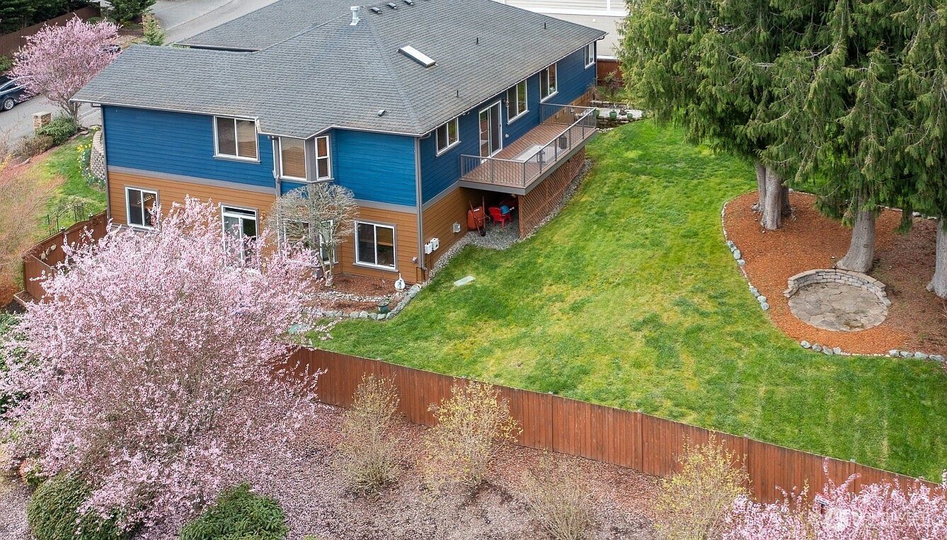 1140 Matterhorn Loop Camano Island, WA 98282 - Thumbnail 3