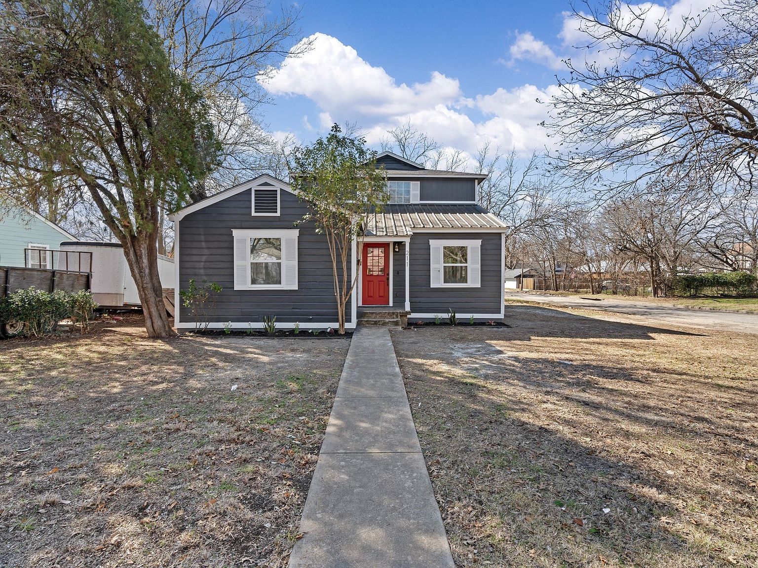 211 Almond St Waxahachie, TX 75165 - Thumbnail 3