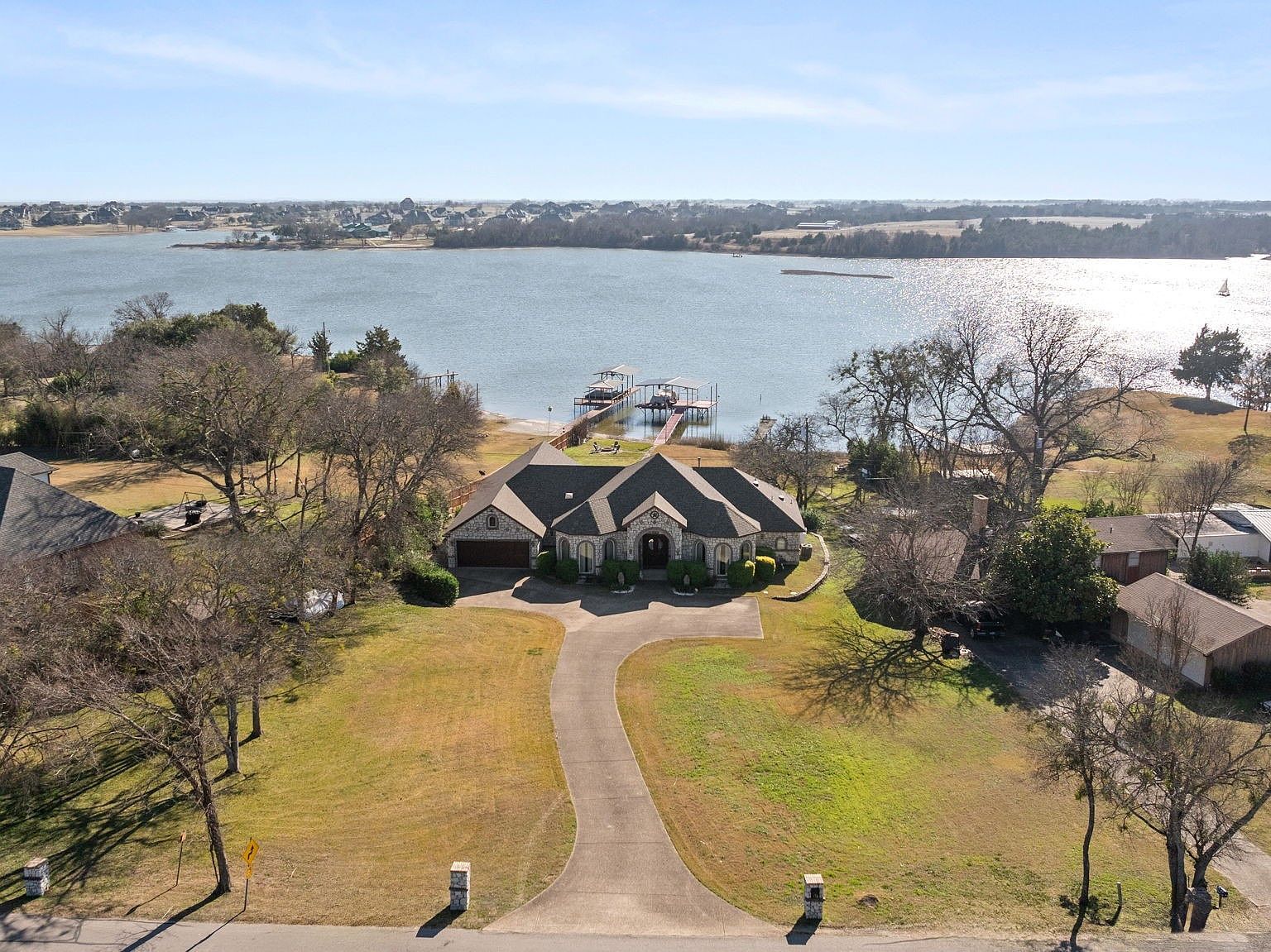 155 Lakeshore Dr Waxahachie, TX 75165 - Thumbnail 3