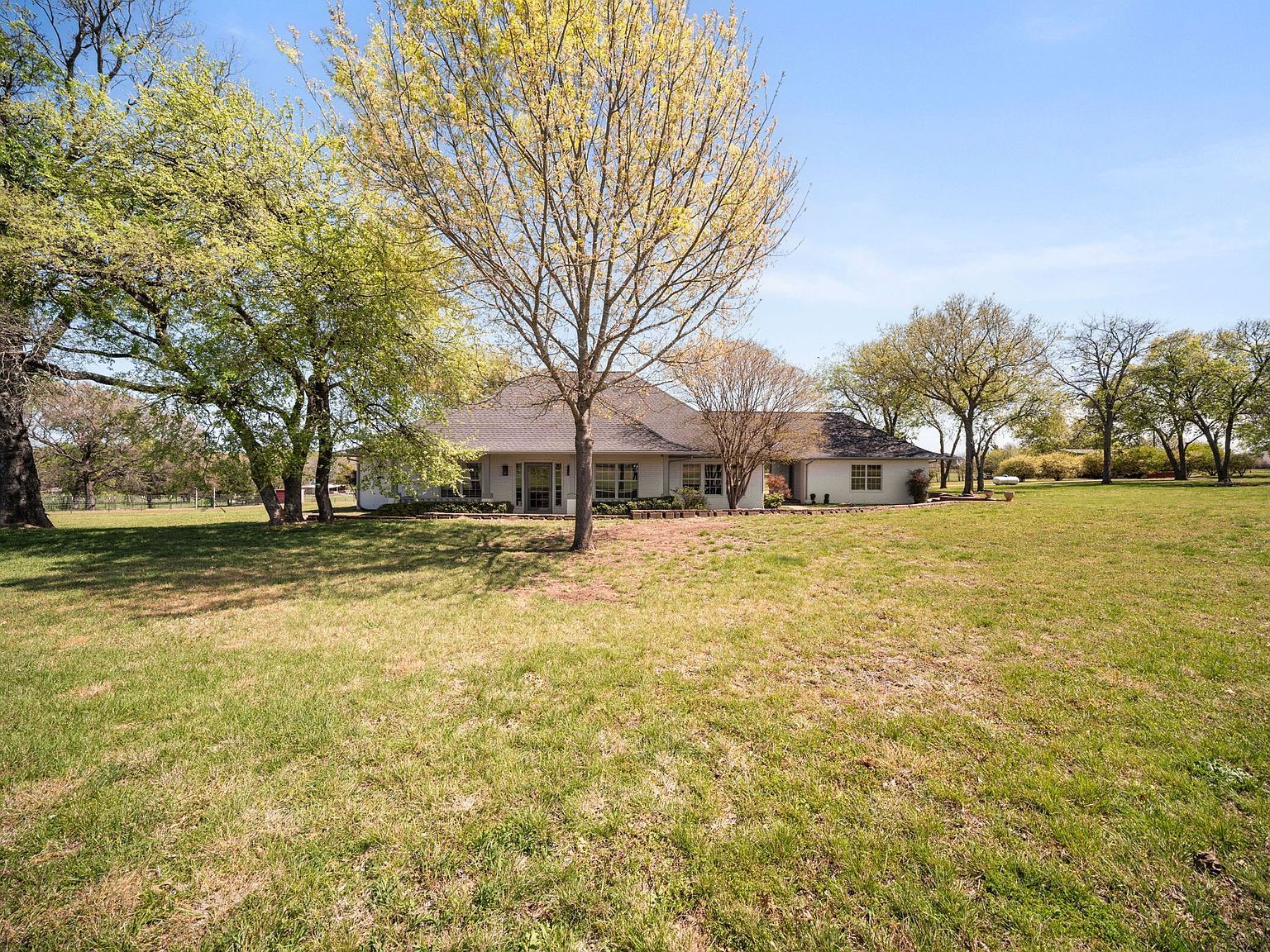 407 Locust Dr Red Oak, TX 75154 - Thumbnail 3