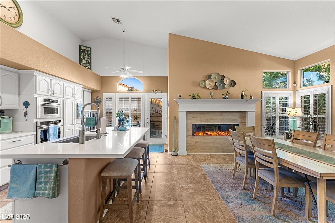 8208 Sedona Sunrise Dr Las Vegas, NV 89128 - Thumbnail 3