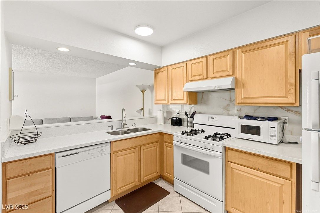 4248 Tara Ave #4 Las Vegas, NV 89102 - Thumbnail 3