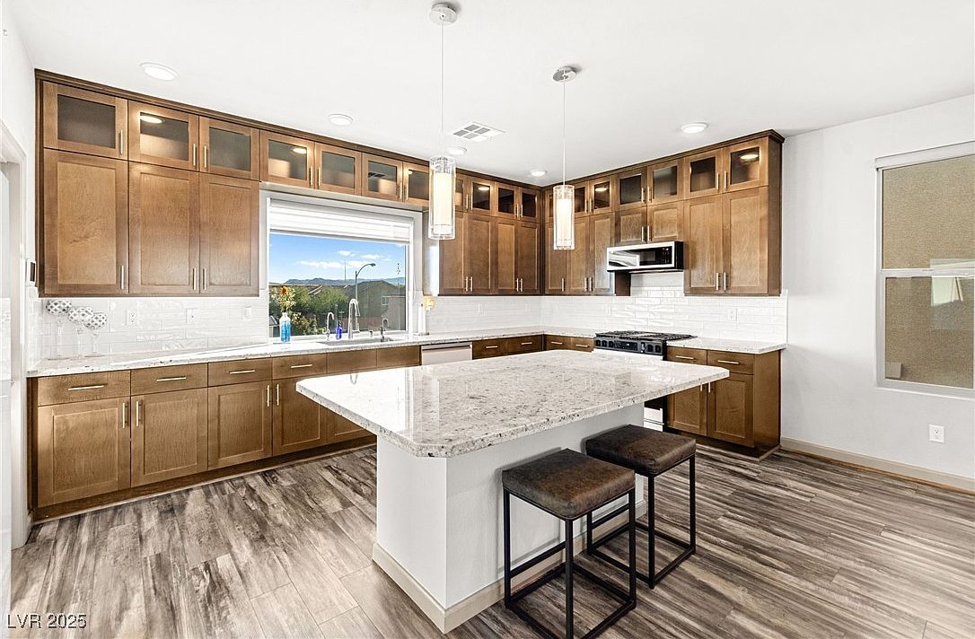 8011 Haywood Estate Ave Las Vegas, NV 89113 - Thumbnail 3