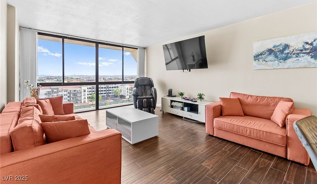 3930 University Center Dr APT 908 Paradise, NV 89119 - Thumbnail 3