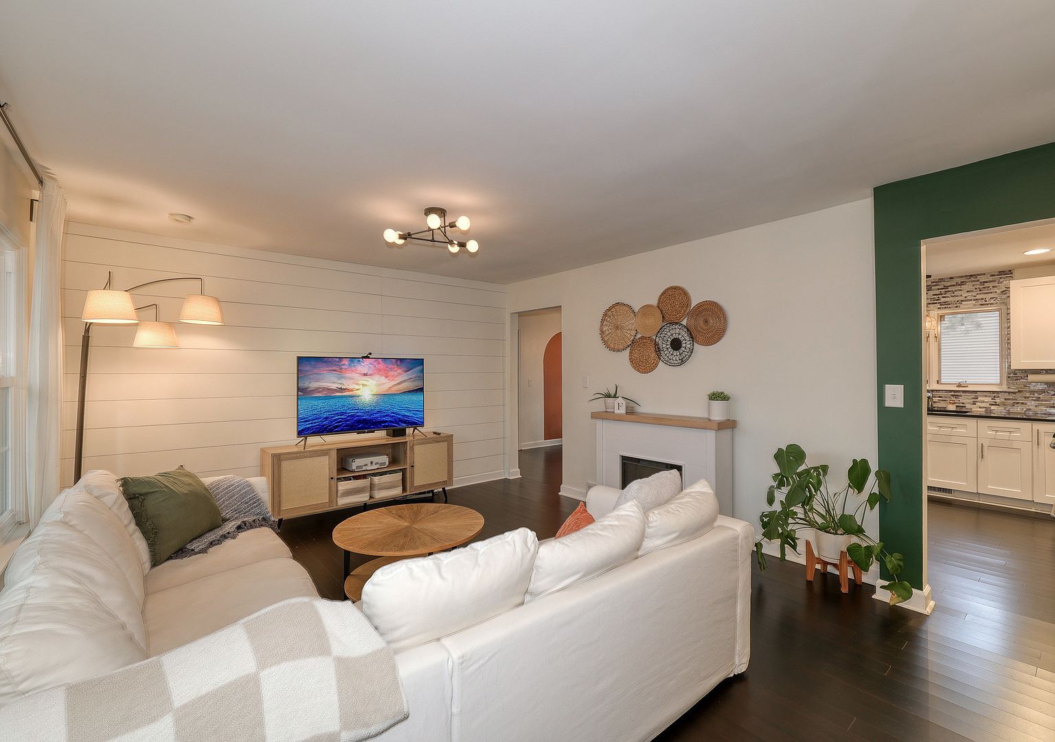 724 S Jefferson St Batavia, IL 60510 - Thumbnail 3