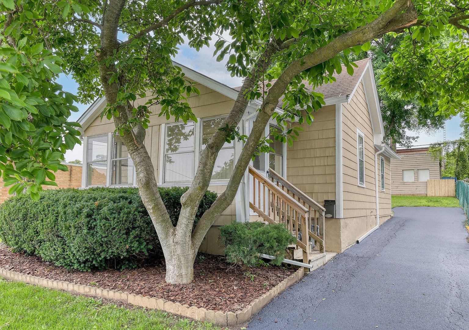 947 Mason Ave Aurora, IL 60506 - Thumbnail 3