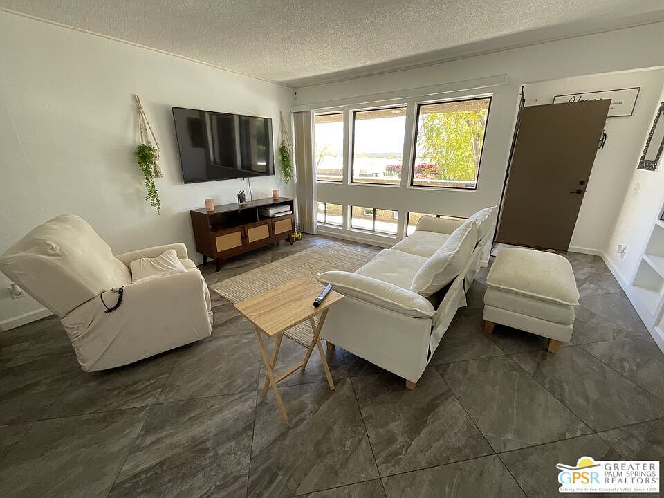 481 Bradshaw Ln #13 Palm Springs, CA 92262 - Thumbnail 3