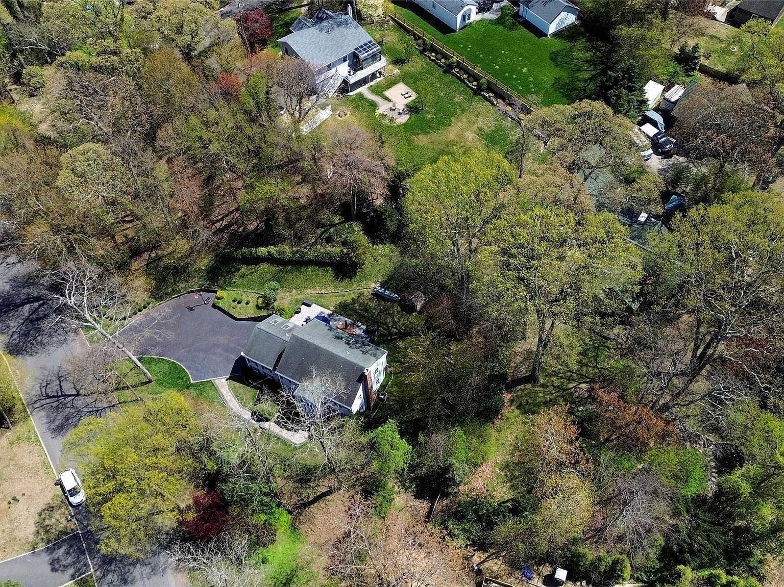 8 Dogwood Rd Stony Brook, NY 11790 - Thumbnail 3