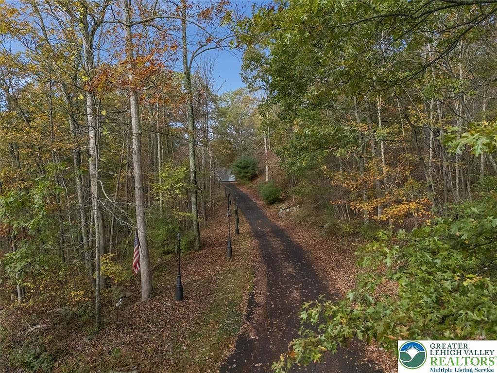 1187 Manzanedo Rd East Stroudsburg, PA 18302 - Thumbnail 3