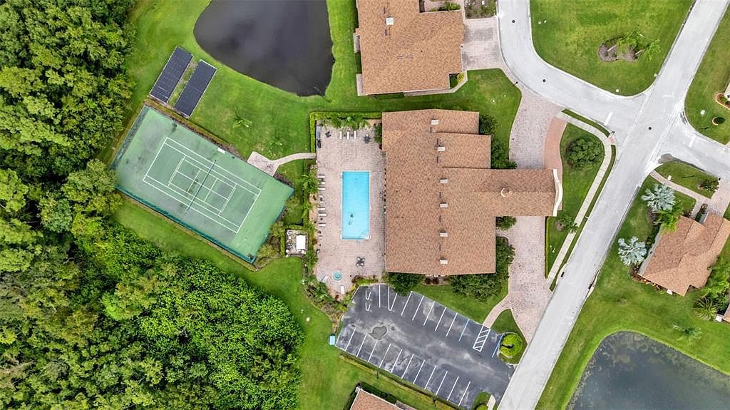 1584 Vienna Square Dr Winter Haven, FL 33884 - Thumbnail 3