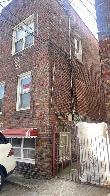 1904 Rockaway Pkwy Brooklyn, NY 11236 - Thumbnail 3