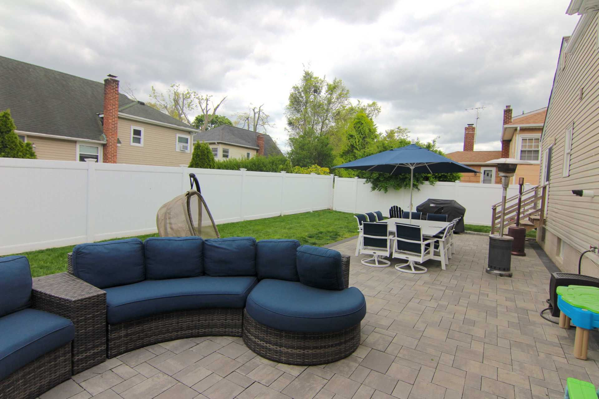 1916 North Jerusalem Road, North Bellmore, NY, USA, 11710 - Thumbnail 3